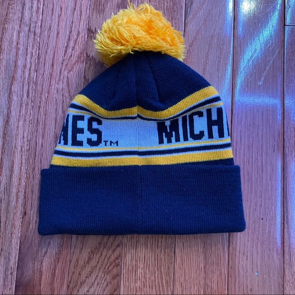 Michigan wolverines hat - Picture 3 of 3